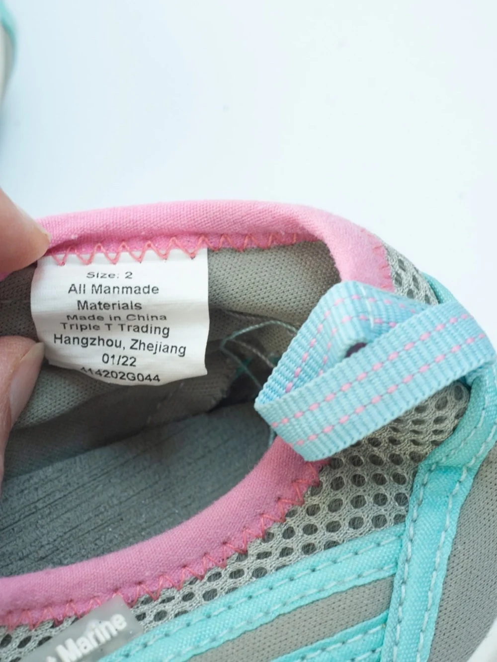 West Marine Girls Aqua Socks Water Shoes Size 2 in Gray, Pink, Aqua, Blue